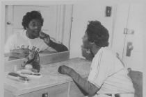 Toni disliked staged publicity photos that posed her putting on make-up before a game.